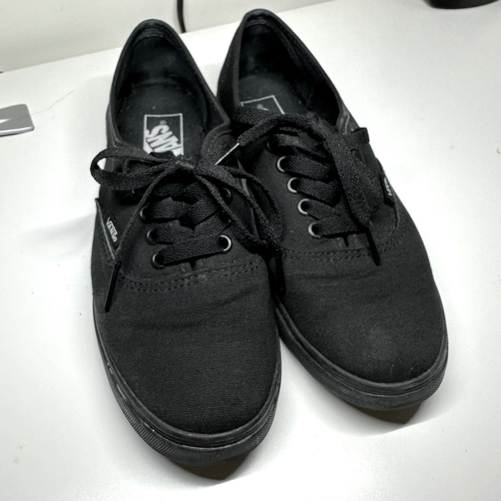 Vans Authentic Lo Pro All Black Sneaker
